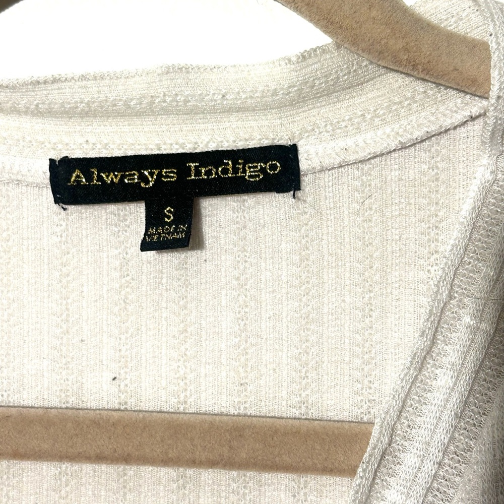White Button-Up Ribbed Top - Picture 2 of 3